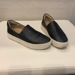 JSLIDE snakeskin like shoes